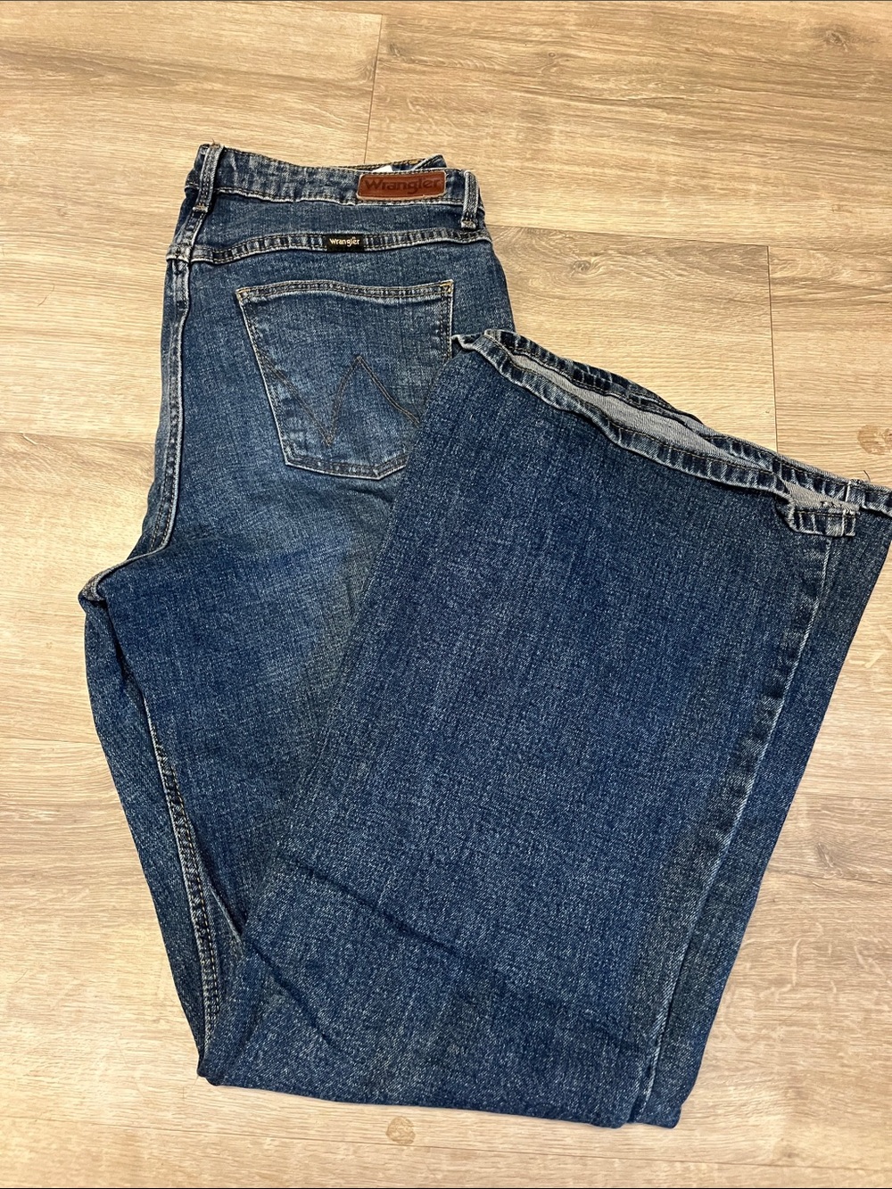 Wrangler Women’s Boot-Cut Jeans in Dark Blue Wash